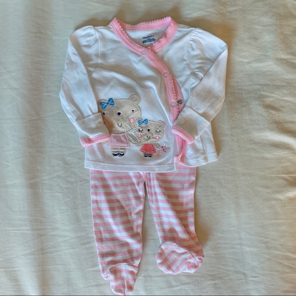 Gerber outfit with shirt mittens